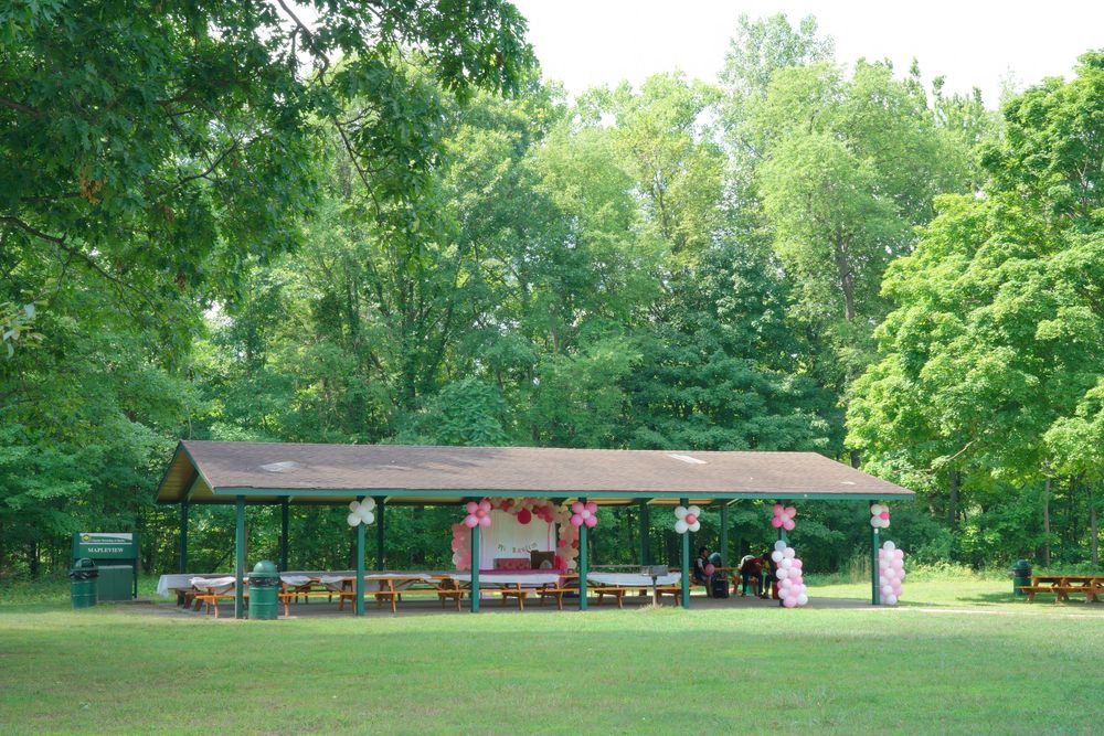 Picnic area at River Bends Park