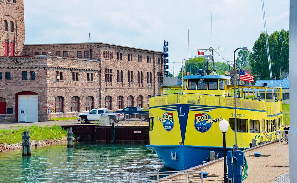 Soo Locks boat tours at Soo Locks