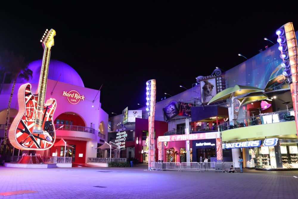 Night scene at Universal CityWalk