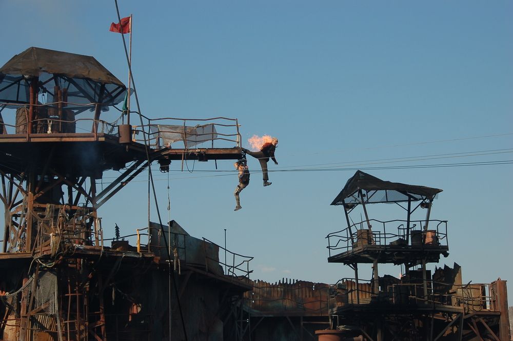 Jaw-dropping stunt at WaterWorld