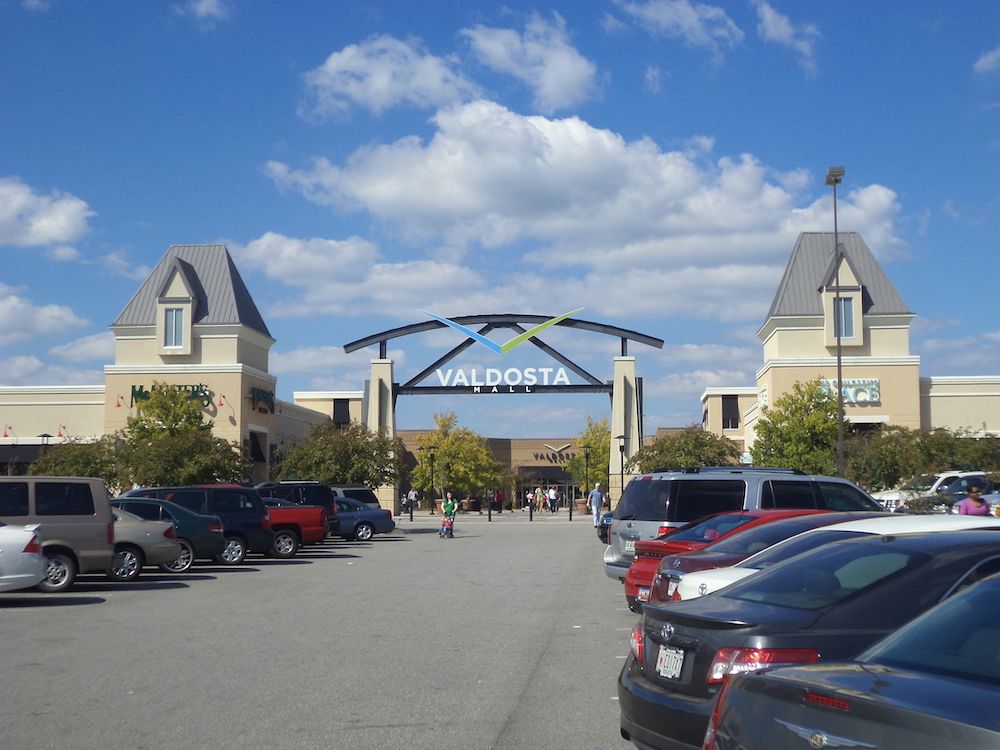 Entryway of Valdosta Mall