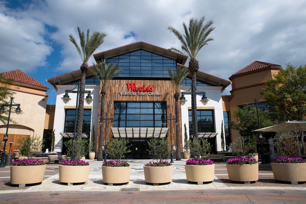 Exterior of Westfield Valencia Town Center