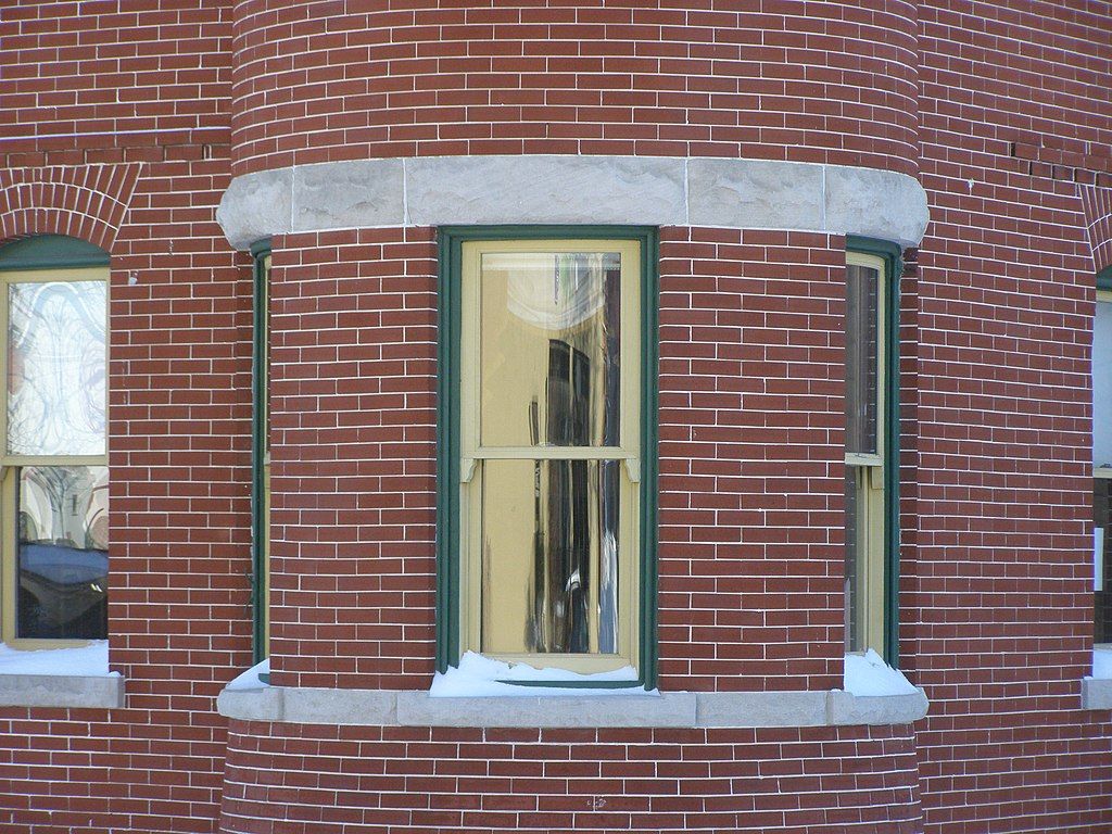 Turret windows of Memorial Opera House