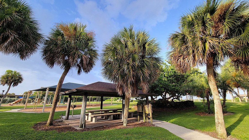 Picnic shelter at Humiston Beach Park