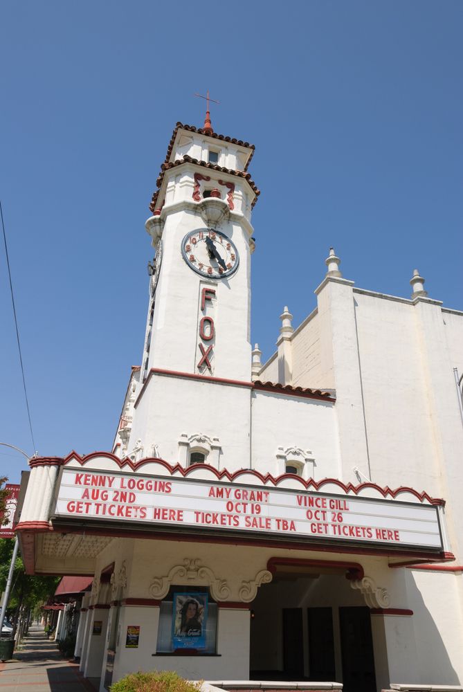 Exterior of the Visalia Fox Theatre
