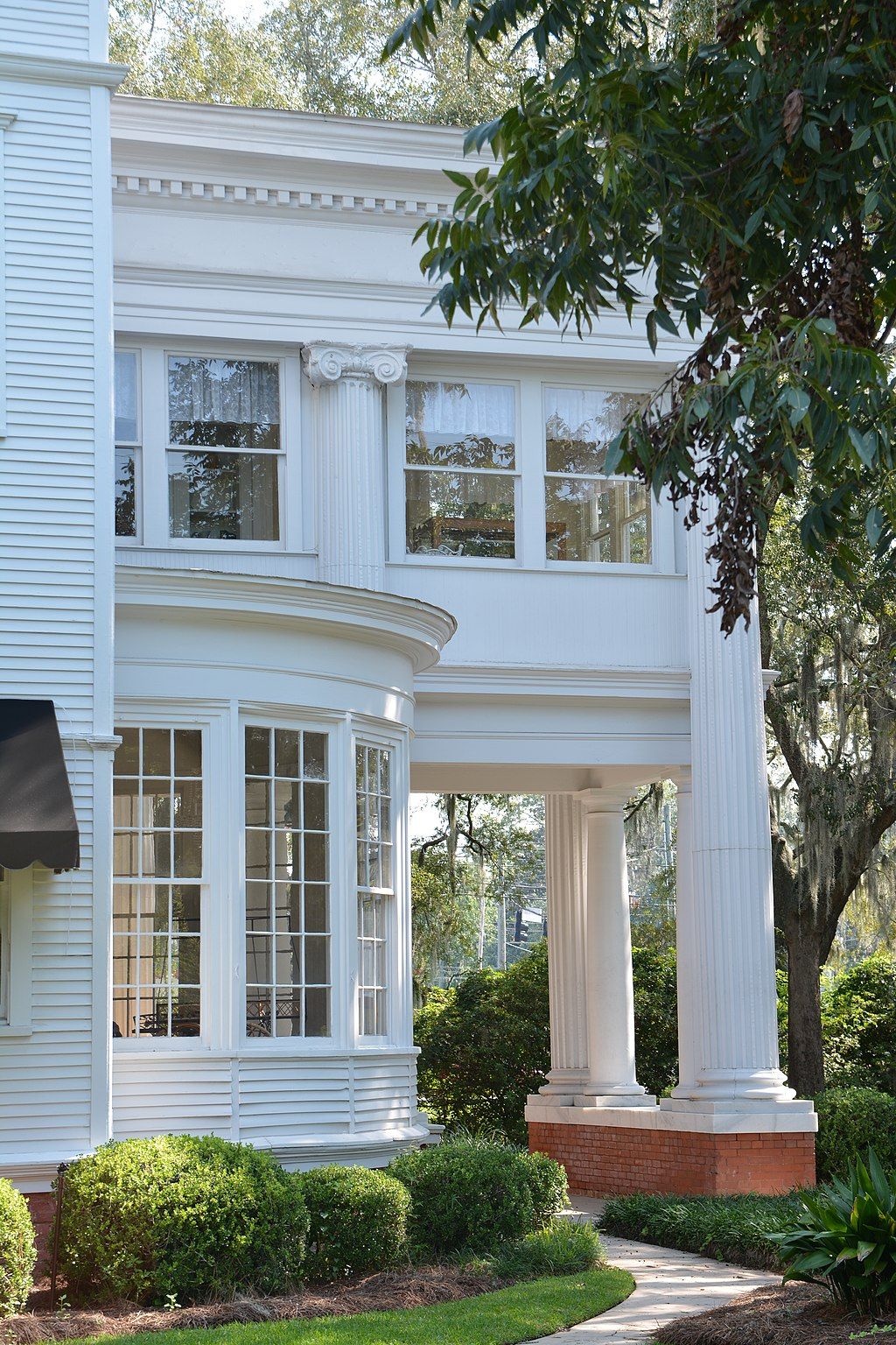 Side facade of the Crescent