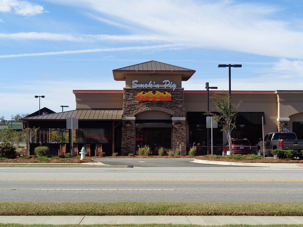 Exterior of Smok'n Pig BBQ