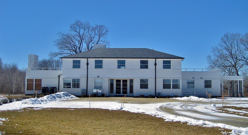 Exterior of Adlai E. Stevenson Historic Home