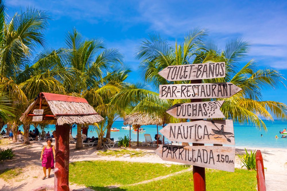 Arrow signs at Cayo Jutias