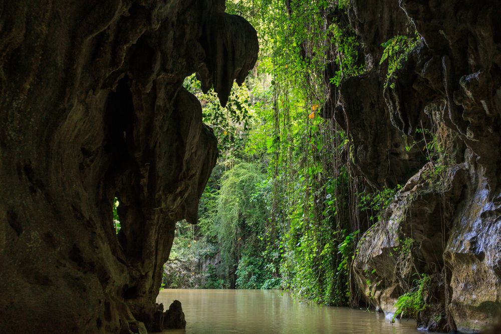 Opening end of Cueva del Indio