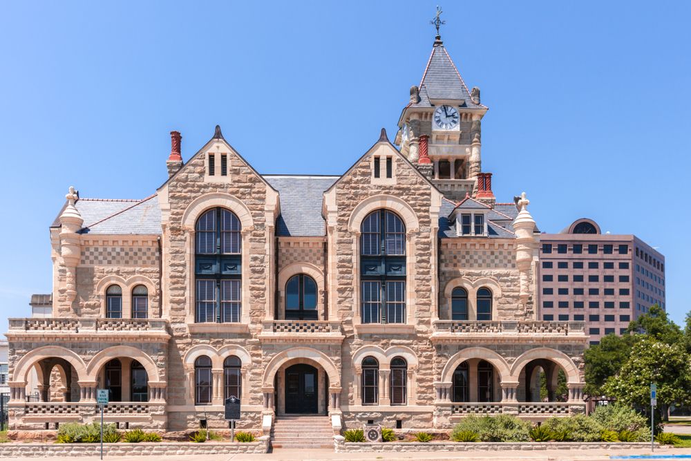 Facade of Victoria County Courthouse