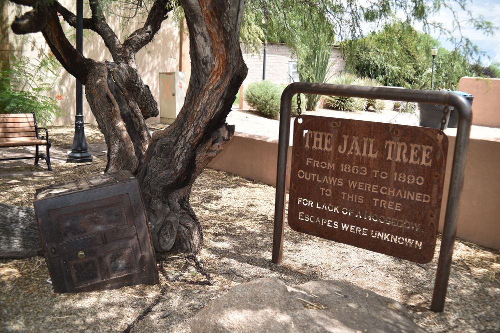 The marker of Jail Tree