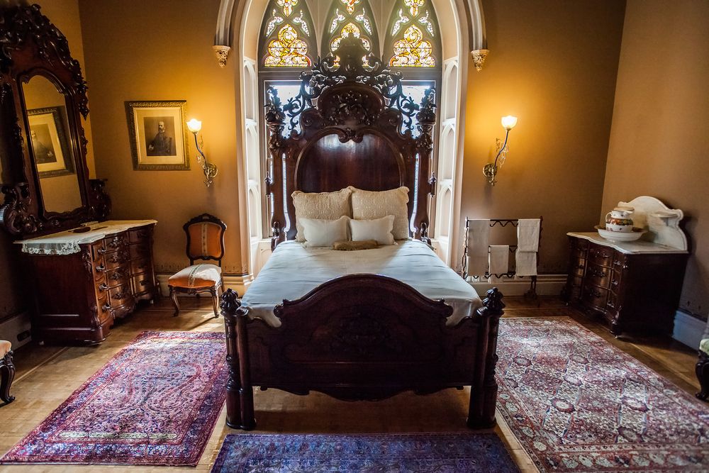 A bedroom in the Lyndhurst Mansion