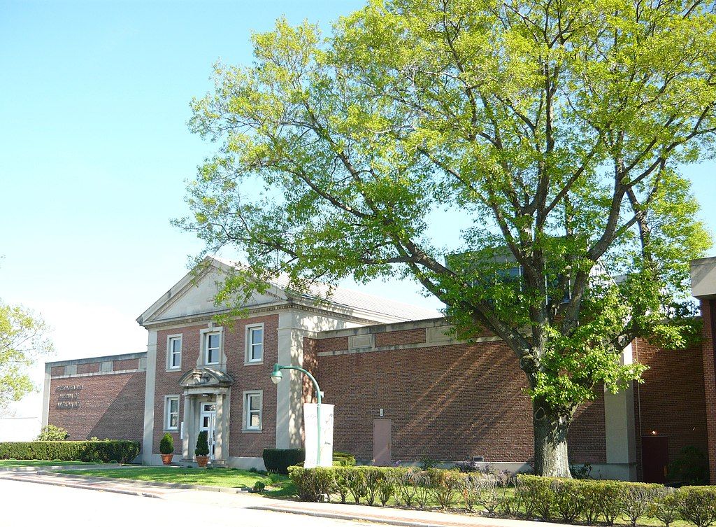 Exterior of Westmoreland Museum of American Art