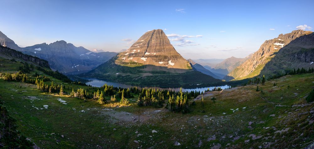 Sunny day at Hidden Lake Overlook