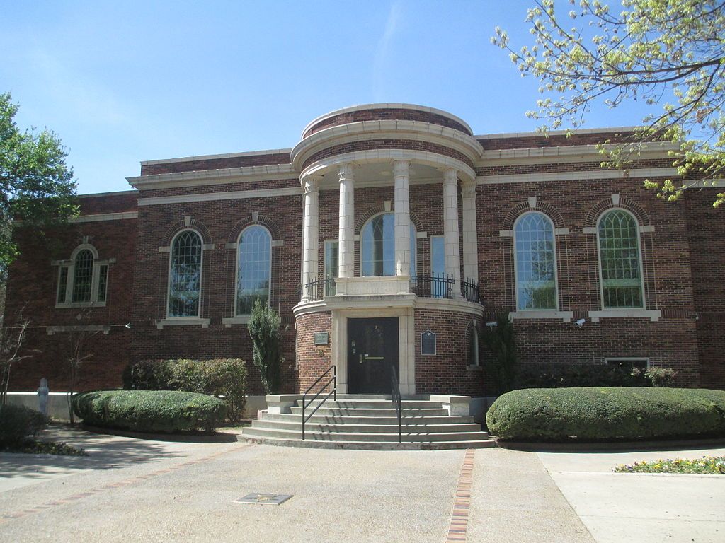 Exterior of the Kemp Center for the Arts