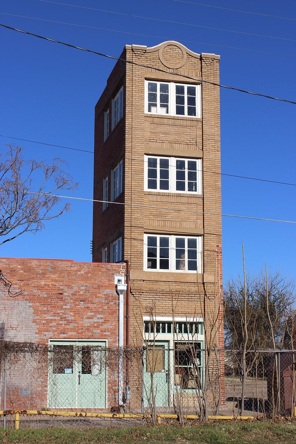 Daytime view of the World's Littlest Skyscraper