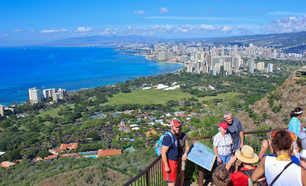 People at Diamond Head Summit