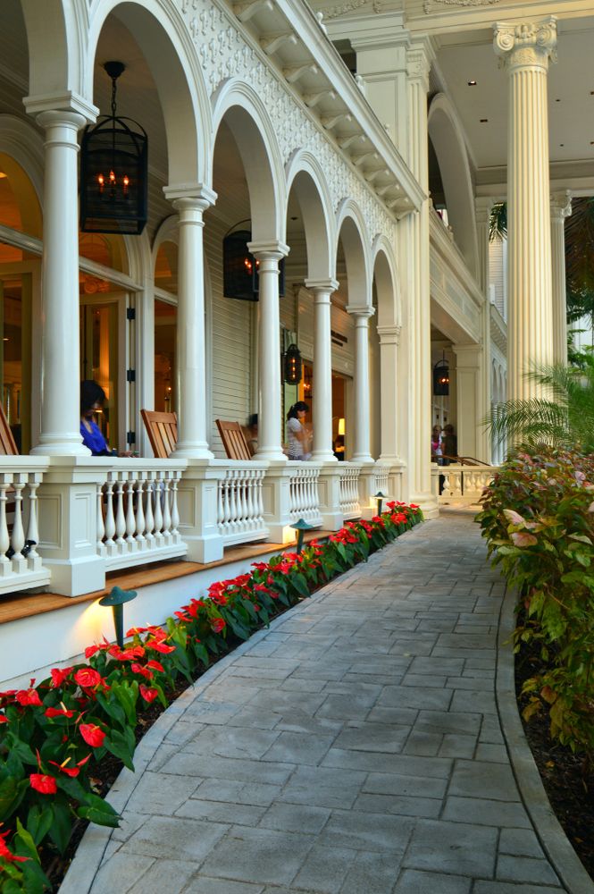 Pathway at the Luxurious Moana Surfrider