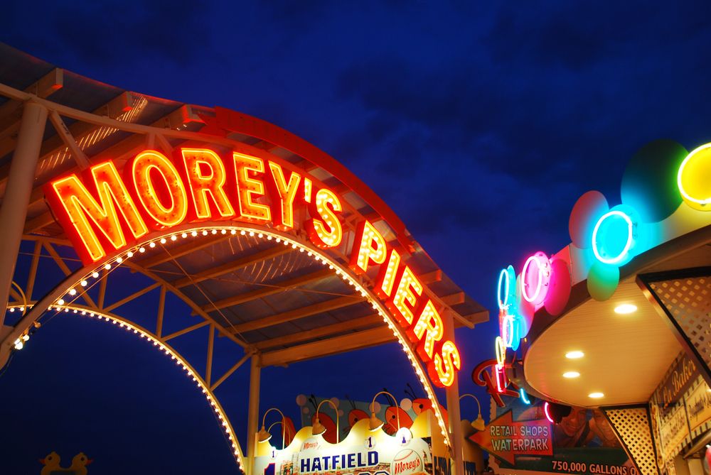 Colorful lights of the Morey's Piers name sign