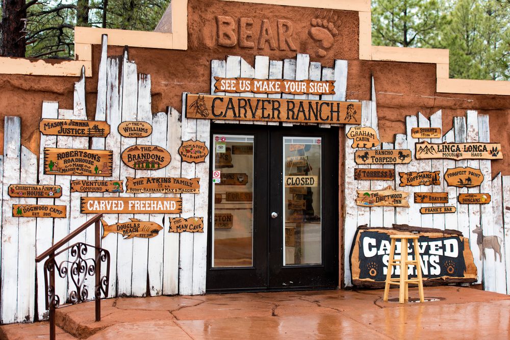 Exterior of Carver Ranch in Bearizona Wildlife Park