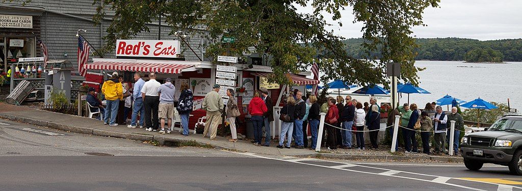 Street view of the Red's Eats.