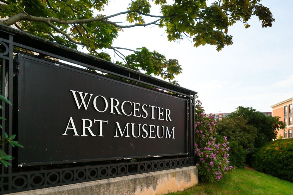 Welcome sign of Worcester Art Museum