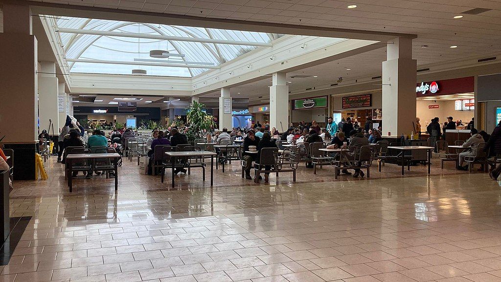 People eating at Salmon Run Mall's foodcourt