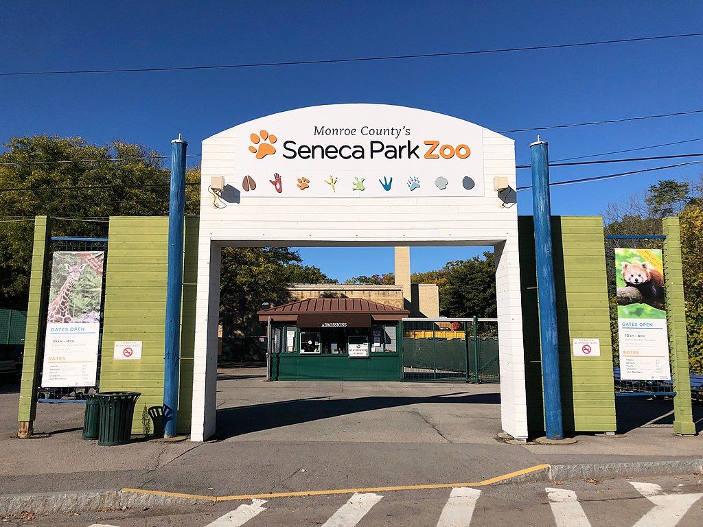 Entrance arch of Seneca Park Zoo