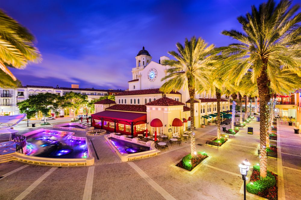 Night scene at The Square