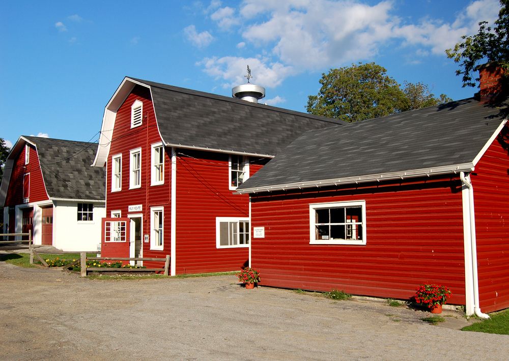Barns at Knox Farm State Park