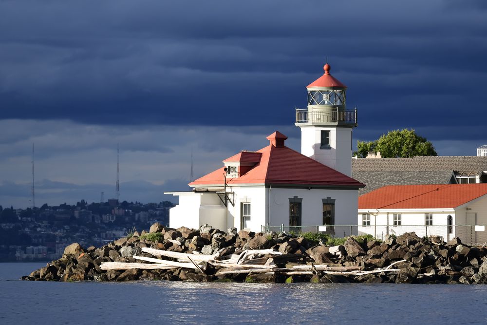 Daytime view of Alki Point Lighthouse