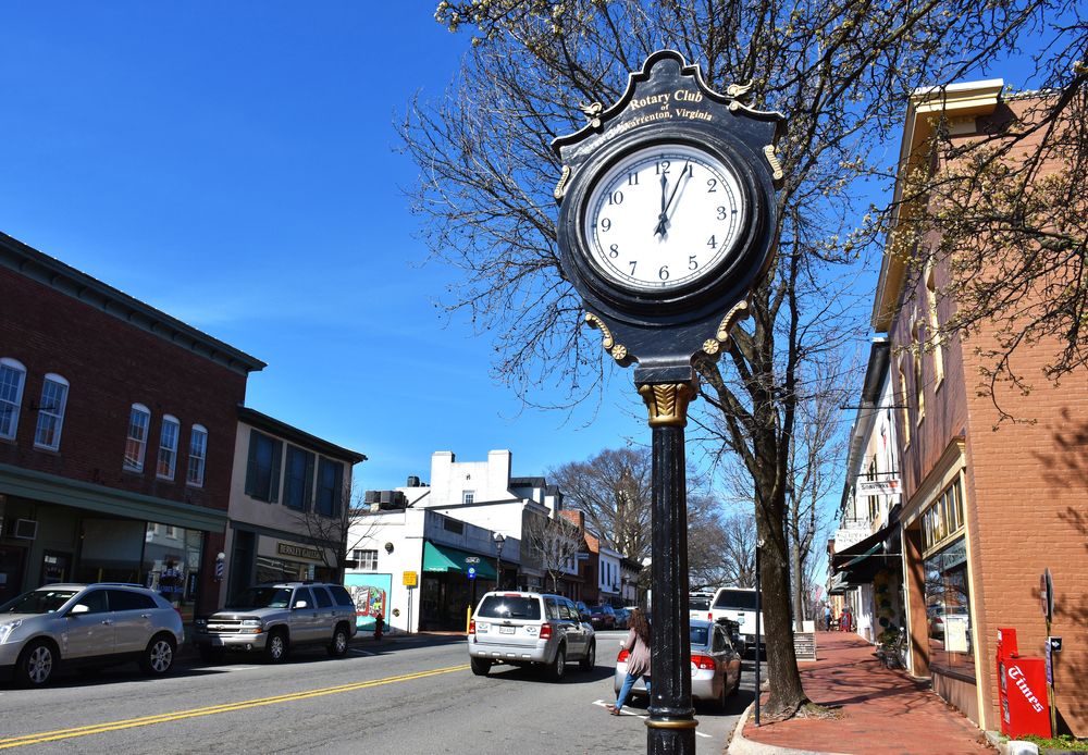 Street clock of Old Town Warrenton