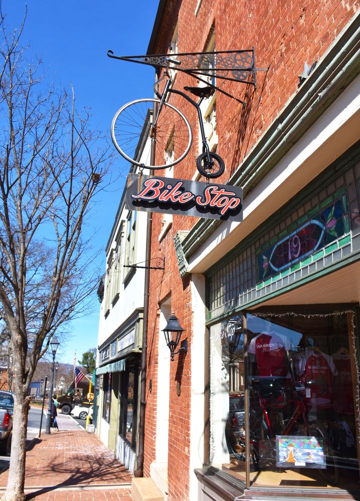 Biek stop storefront at Old Town Warrenton