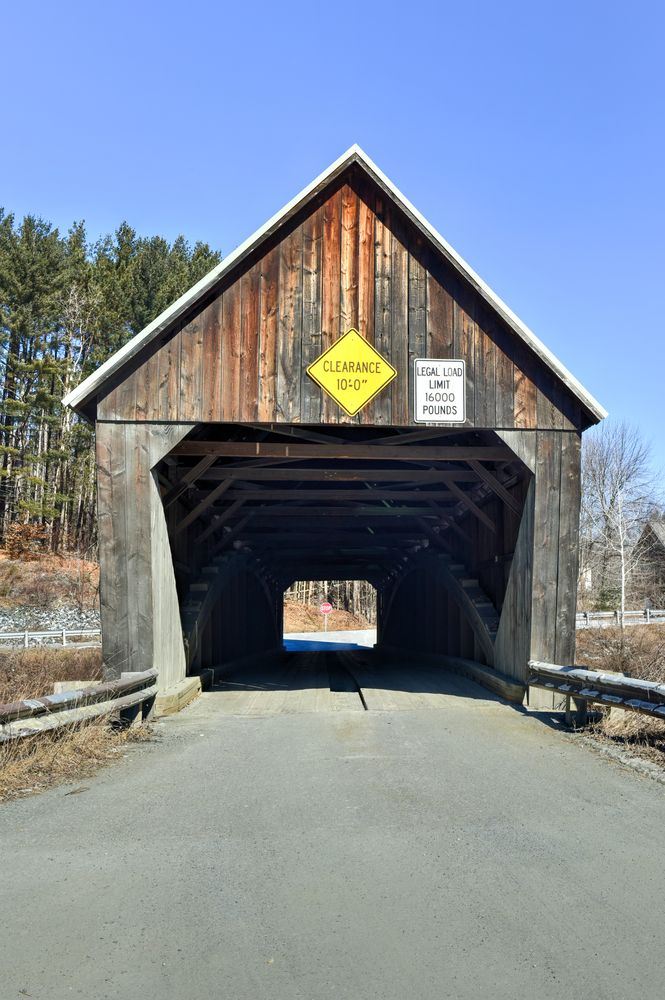 Exterior of the Lincoln Covered Bridge