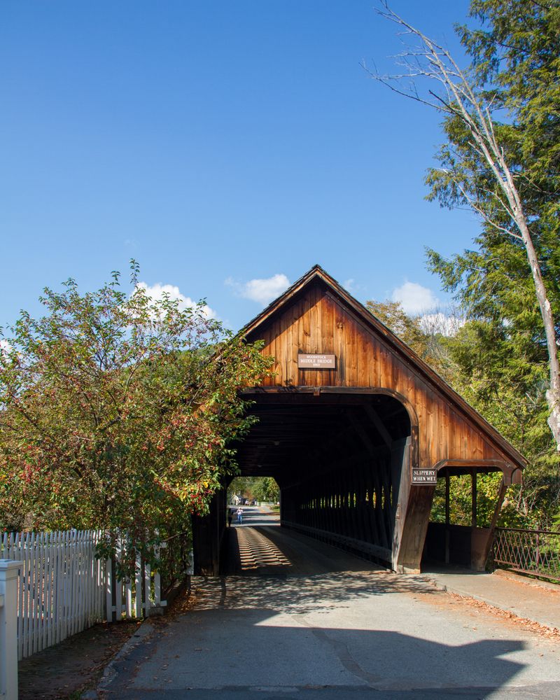 Exterior of Middle Bridge