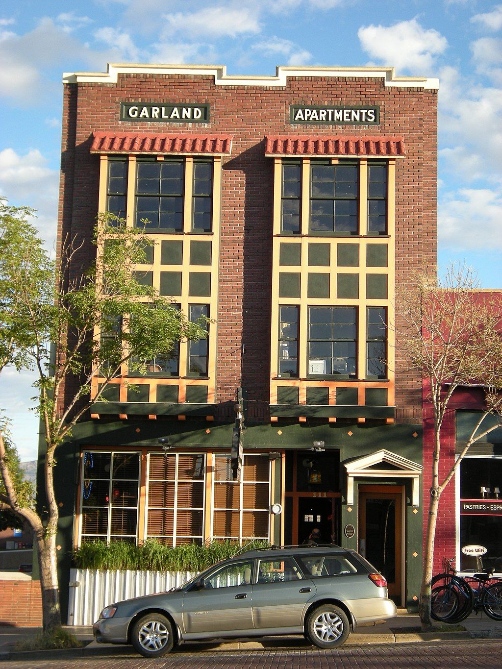 Exterior of McGlinn's Public House