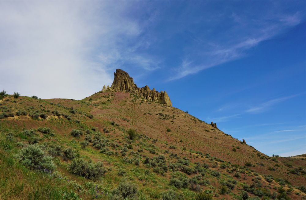 Daytime view of Saddle Rock