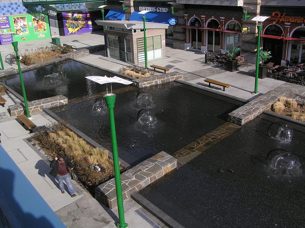 Water fountains at Ridge Hill