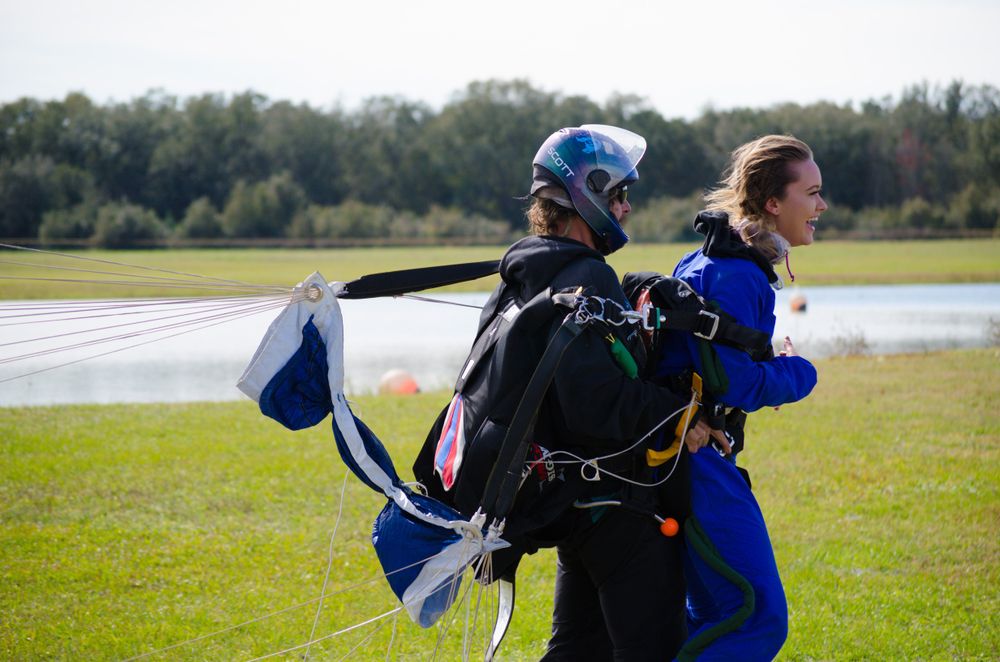 Tandem skydivers landed safely at Skydive City
